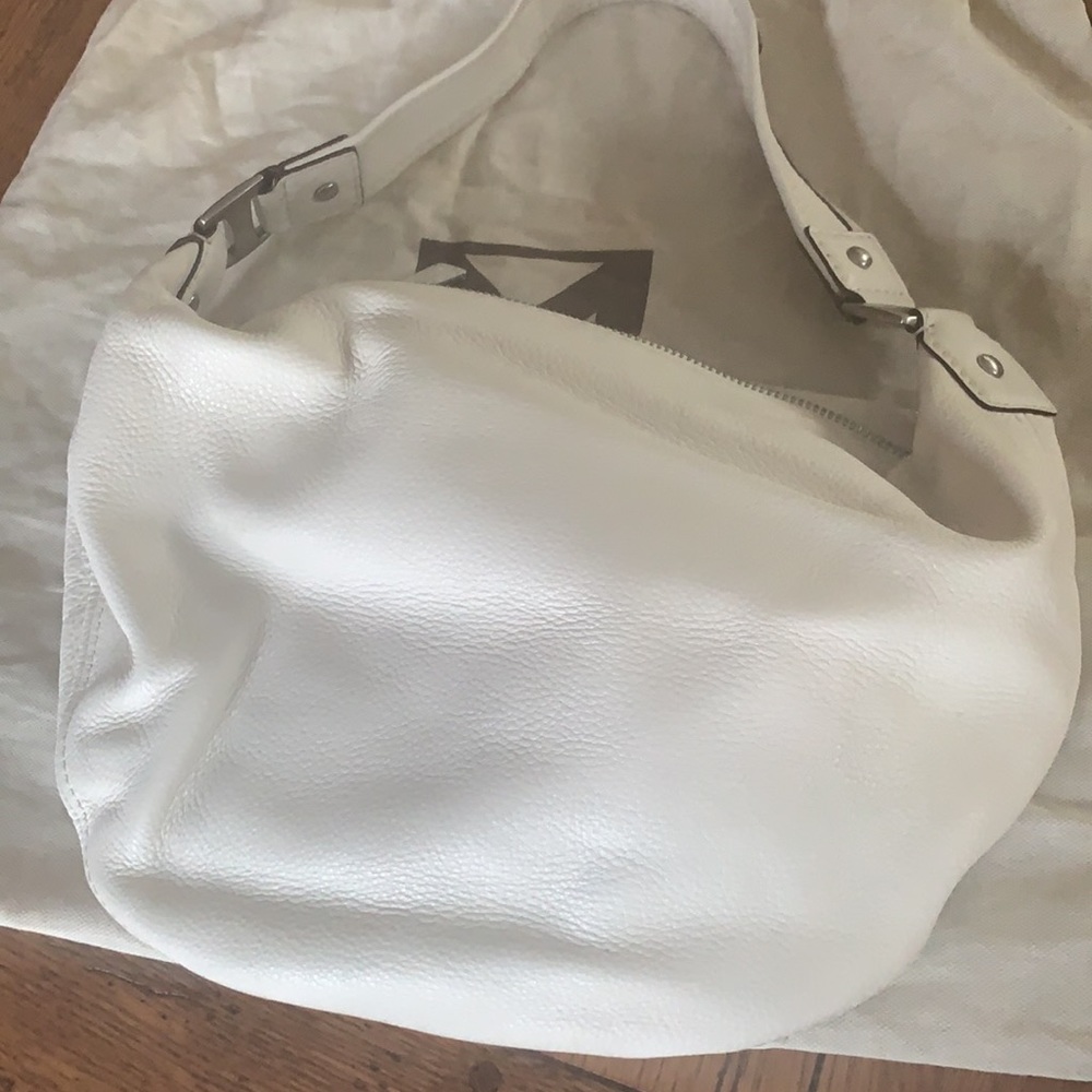 Michael Kors ivory pebbled leather, hobo with front pockets .  mint condition - Picture 10 of 13